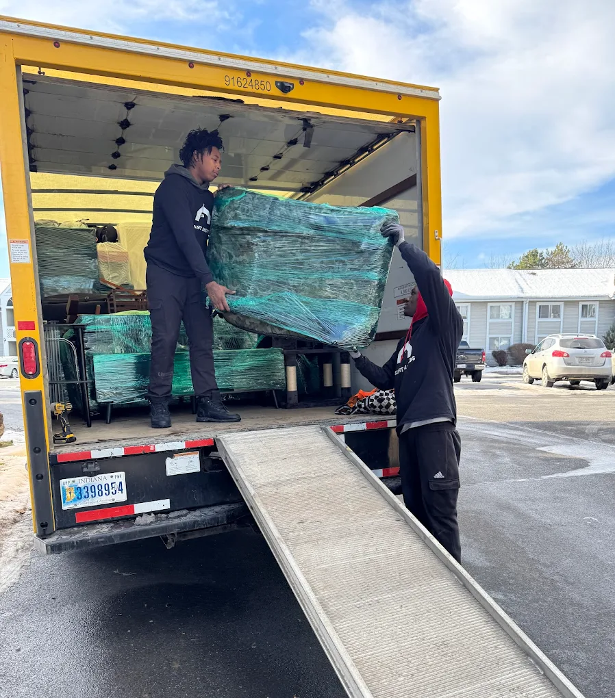Instant Movers LLC